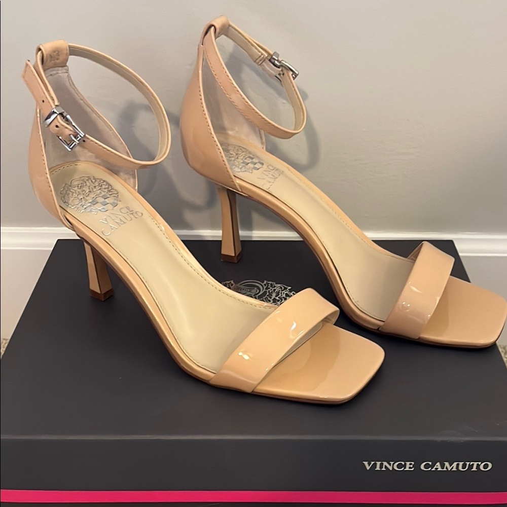 Vince Camuto Women's Tan Heeled Sandals